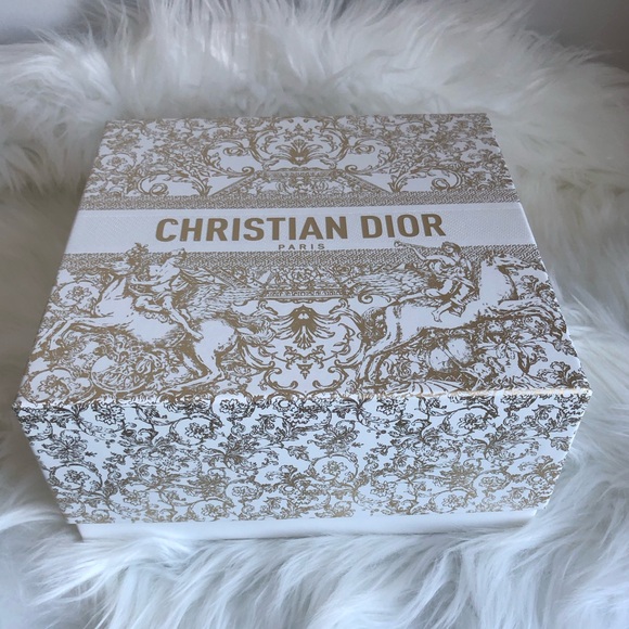 Beautiful Christian Dior Box - Picture 2 of 6